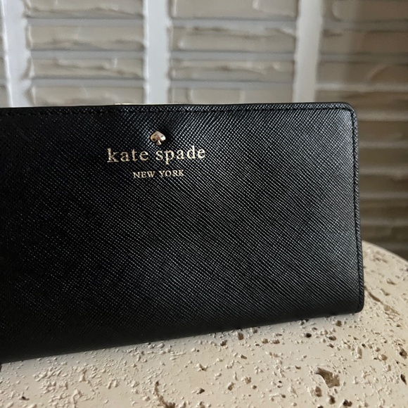 Kate Spade Large Slim Wallet - Picture 2 of 4